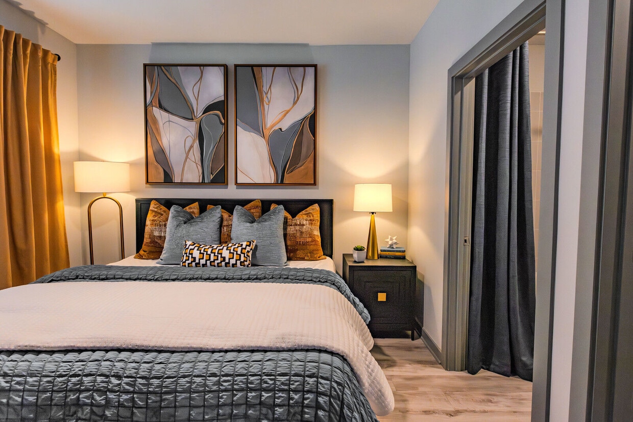 The Aston at Town Center - 10655 Brightman Blvd Jacksonville