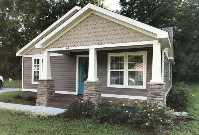 Building Photo - 140 Villa Ln