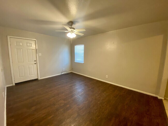 Foto del edificio - 4613 Belton Ave