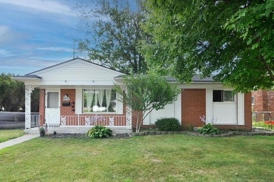 Photo - 8807 Tavistock Dr