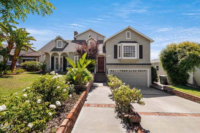 Building Photo - 1034 E Cypress Ave