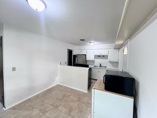 Foto del edificio - 4651 Manchester Rd