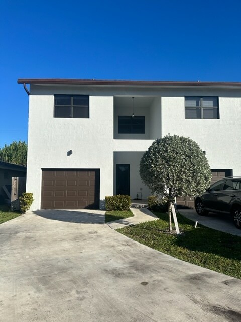 corner unit townhome - 6045 Pierce St