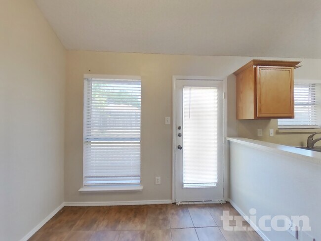 Foto del edificio - 409 Roan Ln