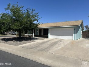 Building Photo - 14017 N 38th Dr