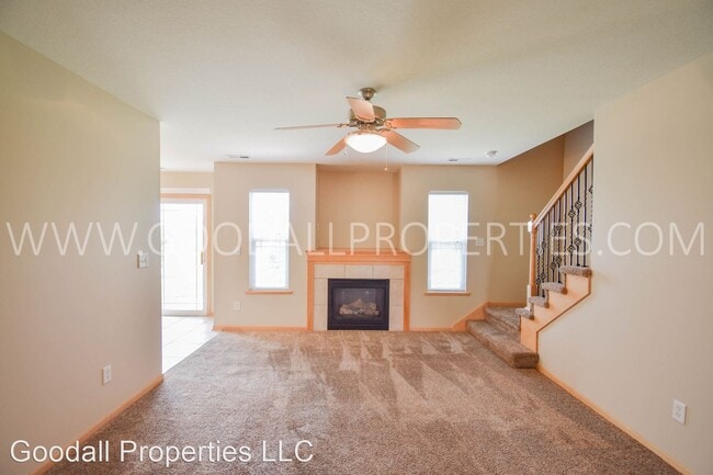 Building Photo - 3 br, 2.5 bath House - 933 SE 10th Lane