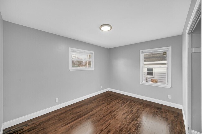 Foto del edificio - Beautifully Updated 4 beds/2baths