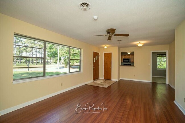 Foto del edificio - 3955 Tom Ln Dr