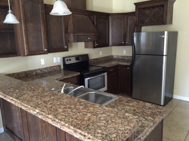 Building Photo - 1306 W Kiwi