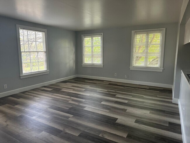 Building Photo - 800 Travis St