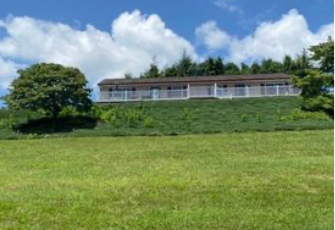 Primary Photo - 77 E Porter Rd