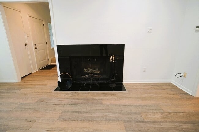 Building Photo - 11711 Memorial Dr