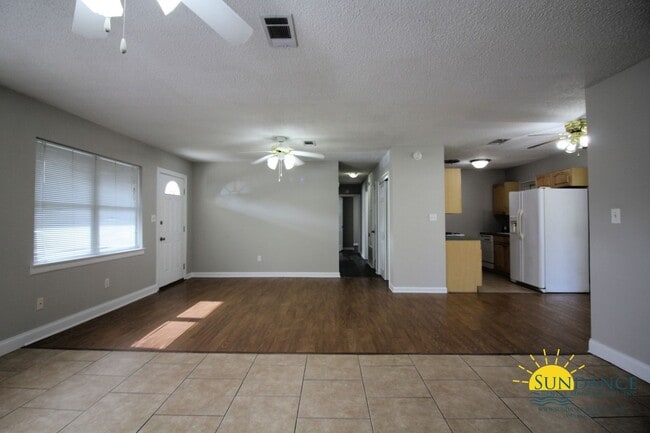 Building Photo - Renovated 3 Bedroom Home in Fort Walton Beach