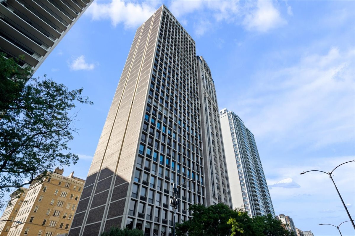 Primary Photo - 1240 N Lake Shore Dr