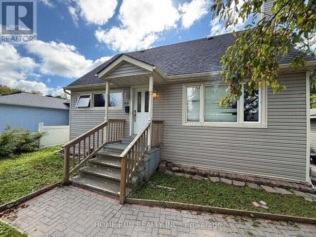Building Photo - 68 Meadowlands Dr W