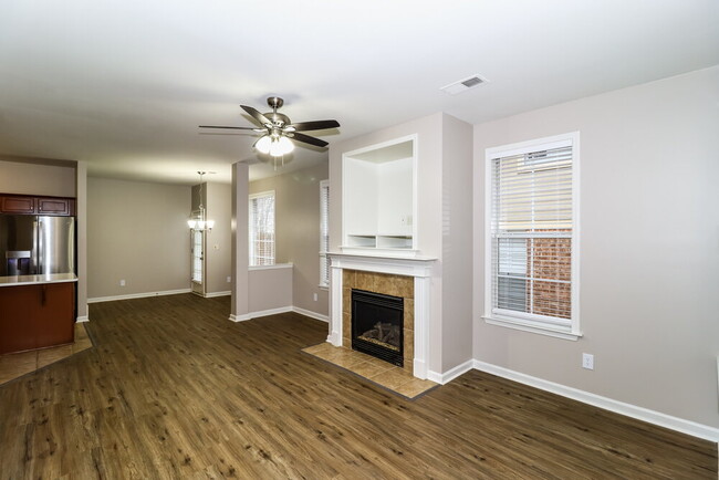 Foto del edificio - 4899 Longleaf Oak Cove