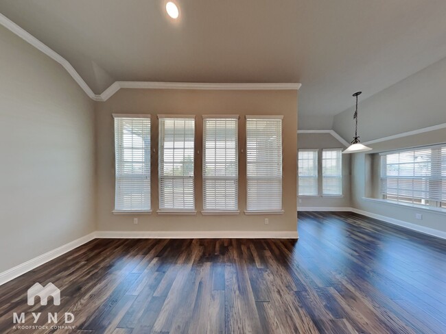 Foto del edificio - 523 Pineview Dr