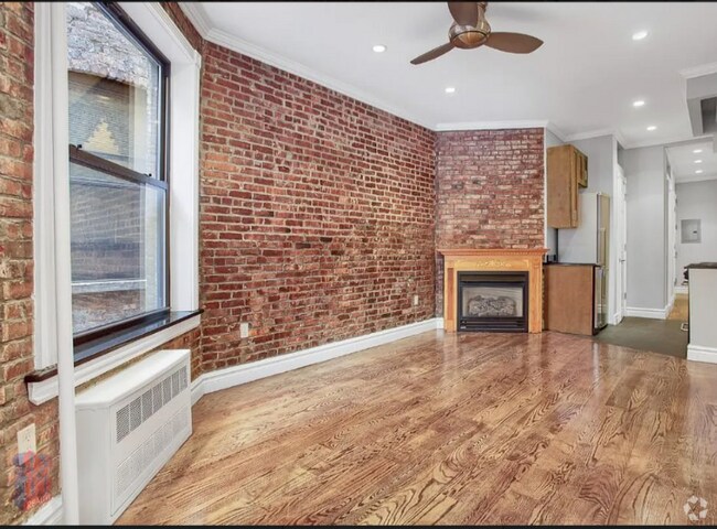 Building Photo - W. 97th St