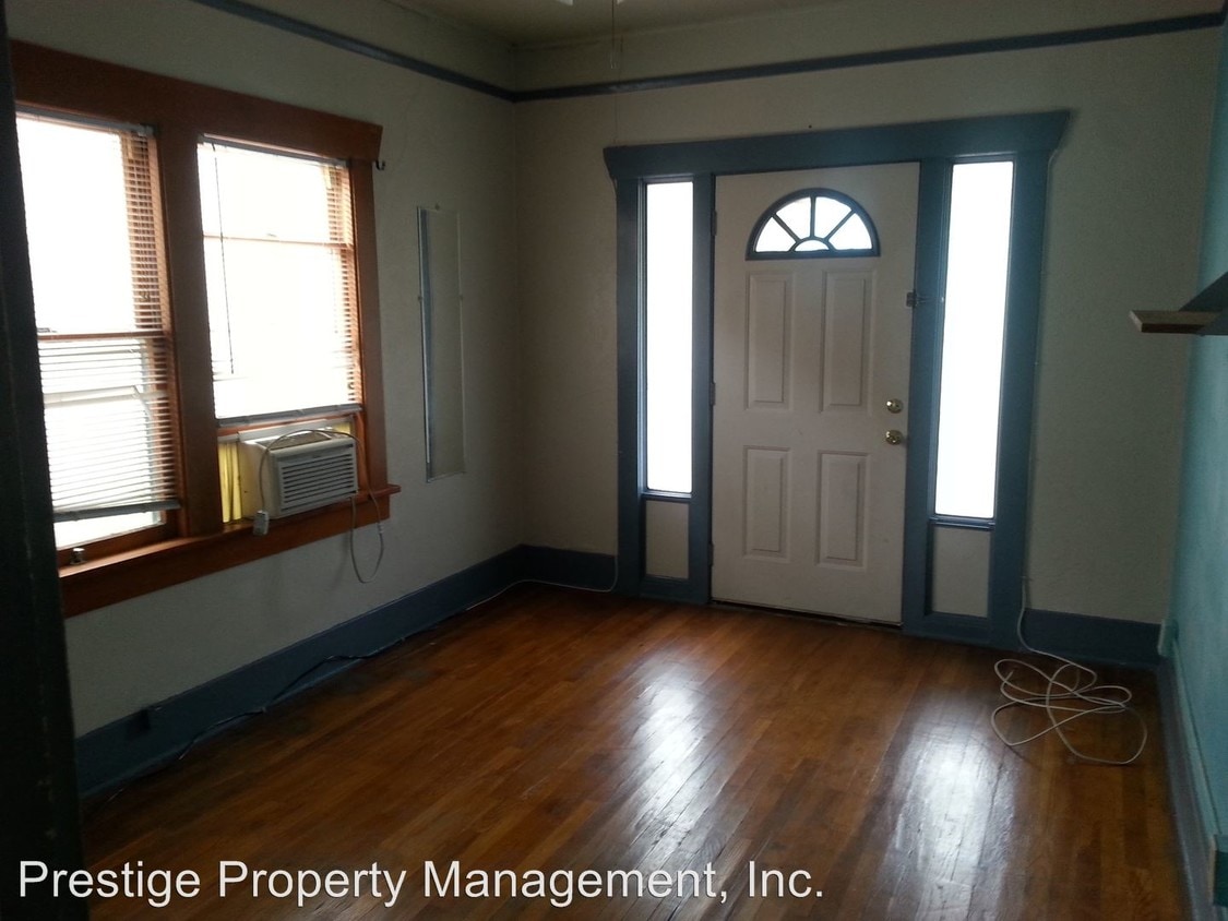 Building Photo - 215 N Bean Ave