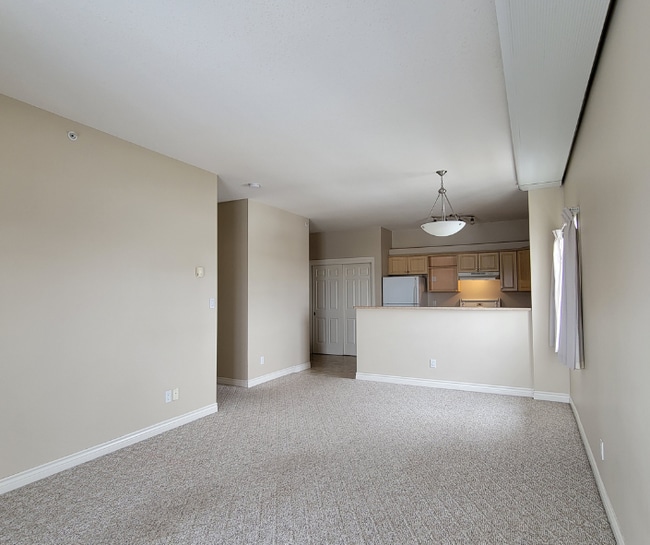 Building Photo - 9914-9101 101 Ave