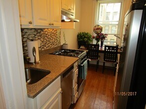 Building Photo - 116 Riverway