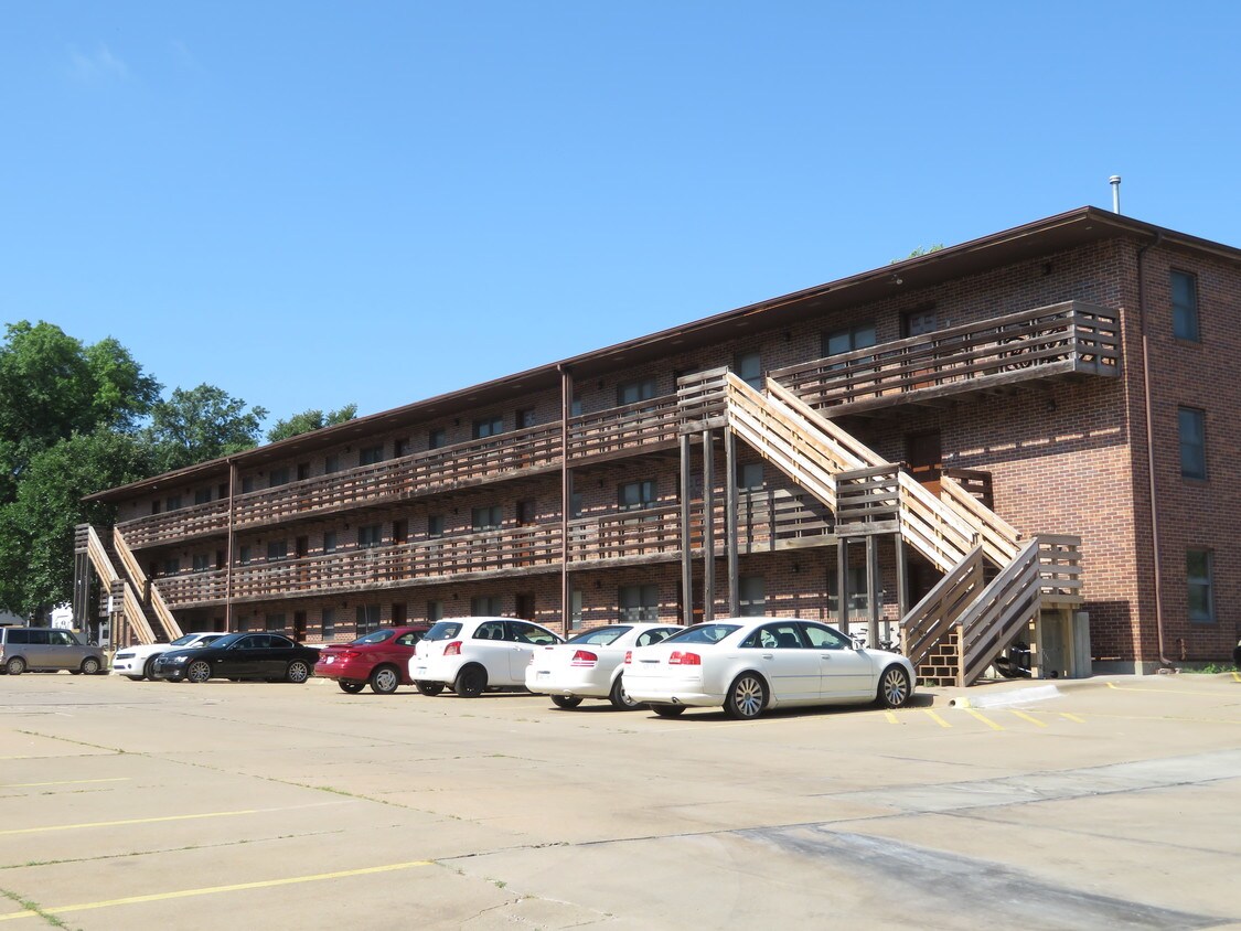 1838 Anderson Ave, Manhattan, KS 66502 Apartments in Manhattan, KS