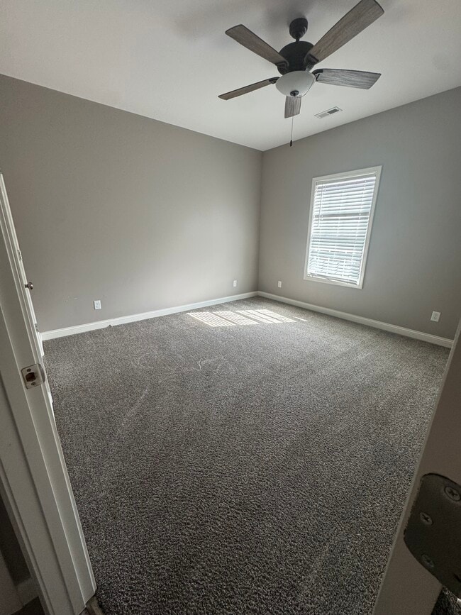 Building Photo - Muddy Springs 8 Plex