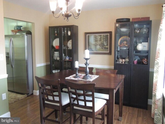 Foto del edificio - 103 Ladyslipper Dr
