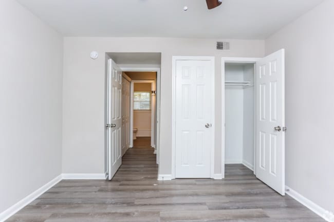 Interior Photo - Magnolia Gardens