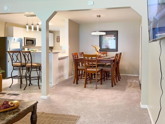 Foto del edificio - 3218 Edgemont Way