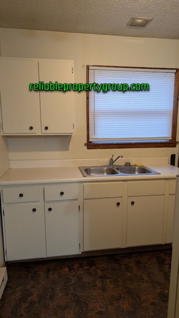 Building Photo - 534 E Bradford St