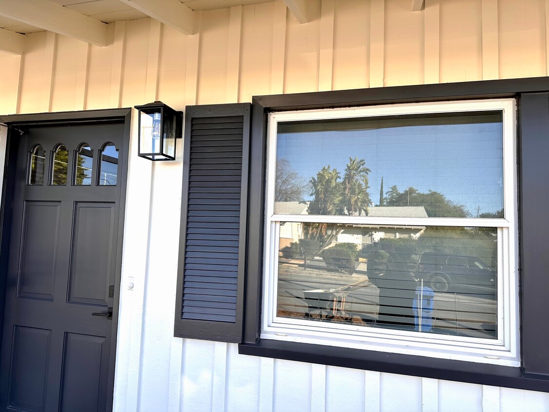 Foto principal - 10662 Shoshone Ave