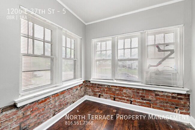 Building Photo - *RENT SPECIAL: Lower your monthly rent to ...