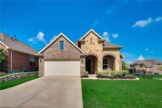 Building Photo - 1300 Poplar Dr