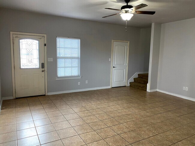 Building Photo - 904-906 Parkplace Ridge