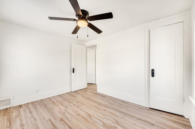 Building Photo - New 3 bedroom listing! RENT SPECIAL HALF OFF FIRST MONTH!