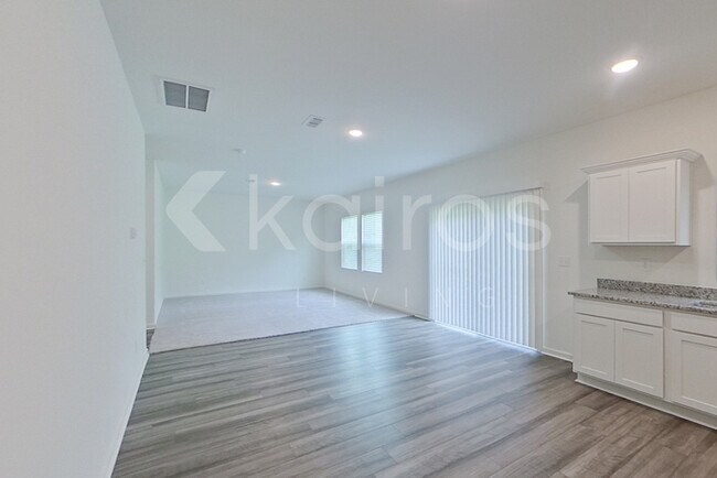 Foto del edificio - 631 Muster Fld Ct