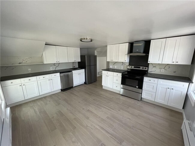 Building Photo - 19 Broadhead St