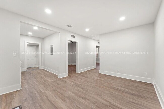 Foto del edificio - 3 Bedroom, 2 Bath Home in Historic Riverside ? Fully Renovated!