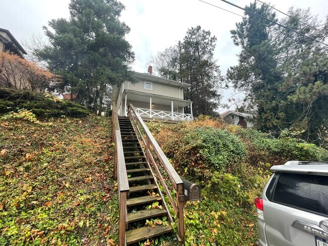 Foto del edificio - 59 Pointview Rd