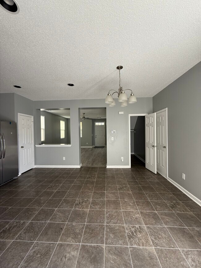 Foto del edificio - 721 Pebblestone Dr