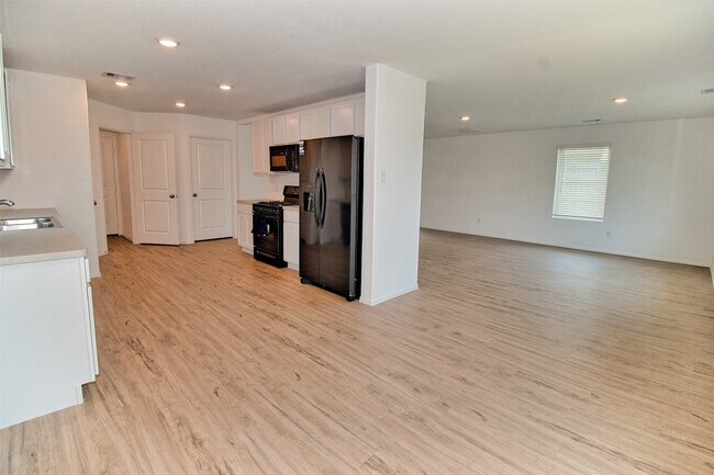 Foto del edificio - 4207 Palmetto Grv Ln