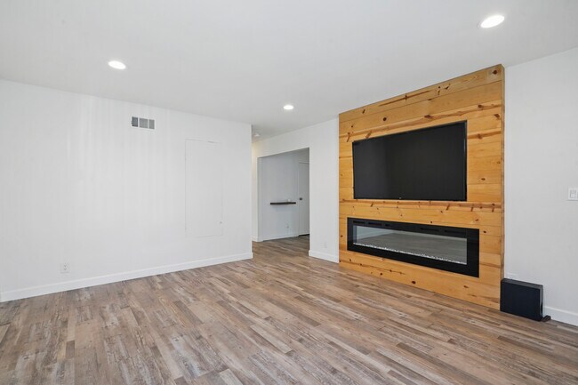 Foto del edificio - 21241 Cupar Ln