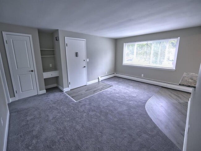 Building Photo - Village Green Court Apartments