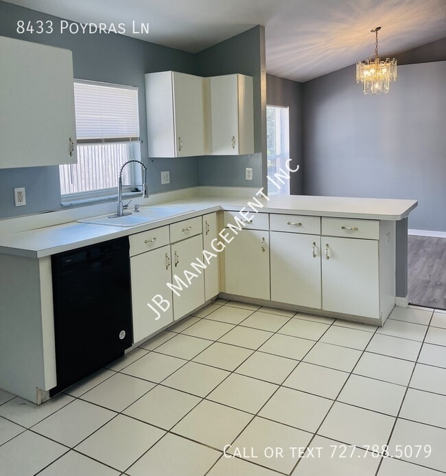 Foto del edificio - 8433 Poydras Ln