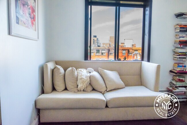 Foto del edificio - 692 Bushwick Ave