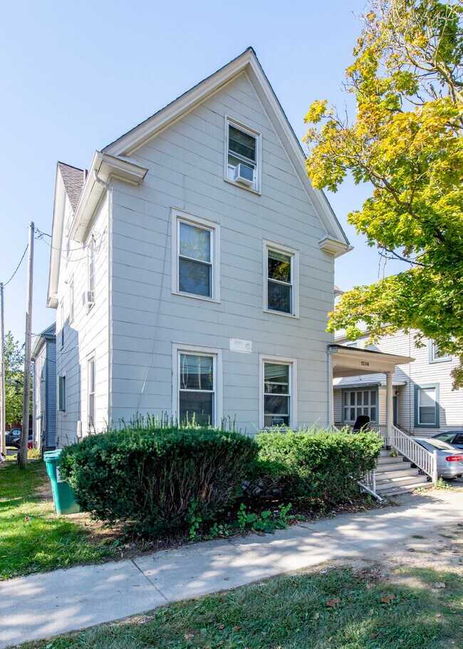 Foto del edificio - 1206 Washtenaw Ct