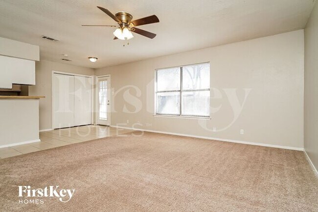 Building Photo - 1708 White Oak Ct