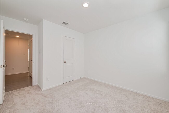 Foto del edificio - 16464 Blossom Grv Dr