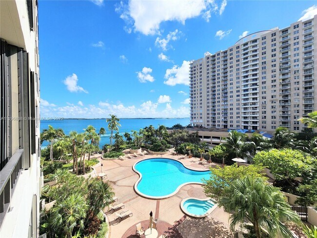 Building Photo - 520 Brickell Key Dr